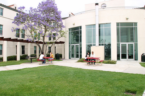 Kaplan Los-Angeles, Whittier College